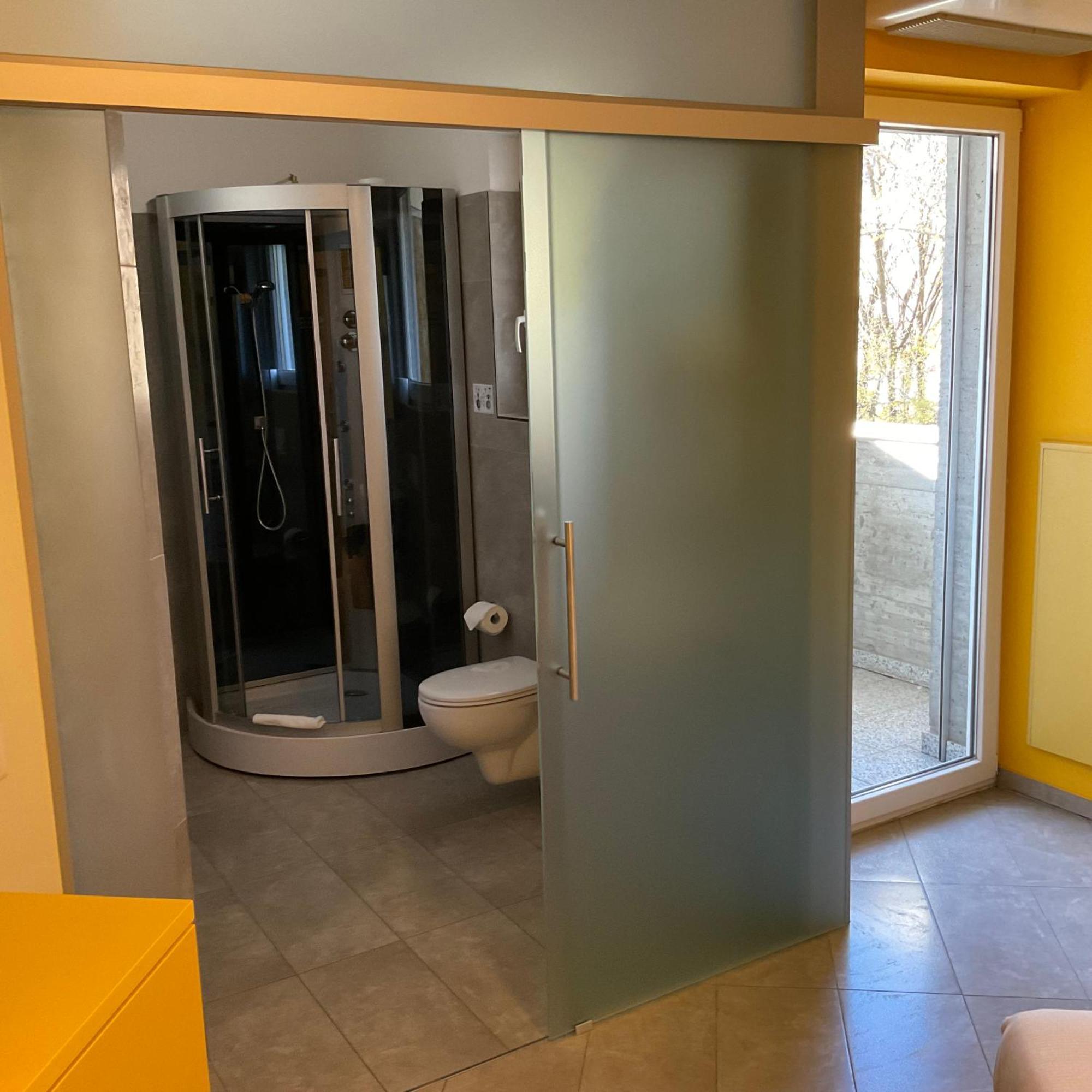 Hotel Liberty Self Check-In Bellinzona Exterior foto