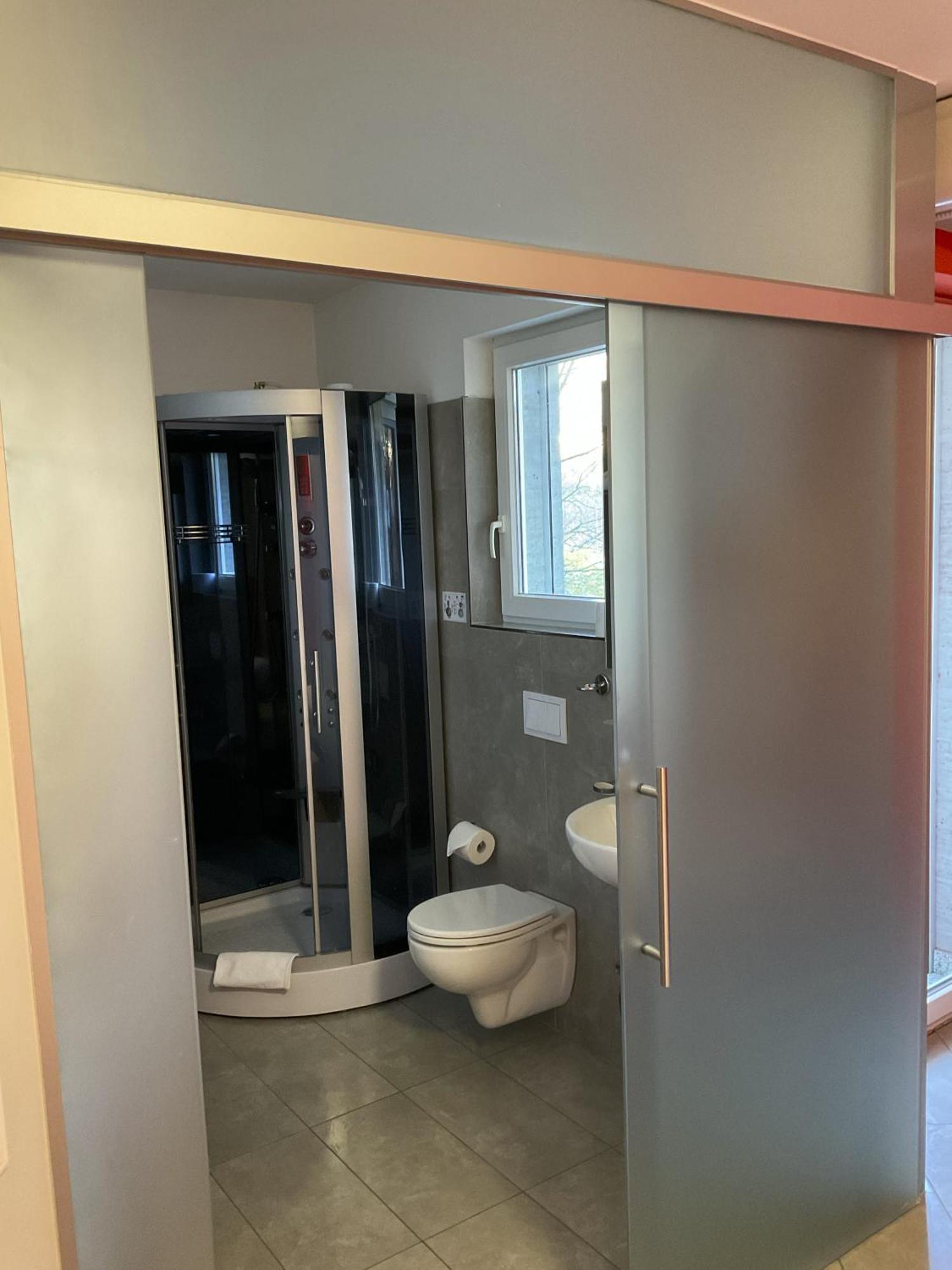 Hotel Liberty Self Check-In Bellinzona Exterior foto